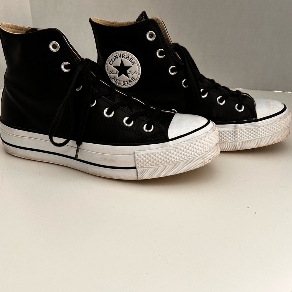 Converse Women's Leather High Top Sneakers Size 9
